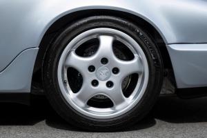 Porsche 911 Carrera RS 3.6 Touring 1992 года  (WW)